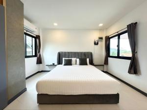 Freeda House Bang Tao Beach - Near Muay Thai Gym