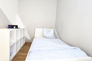 L21-Apartment Ottendorf-Okrilla, 1 Zimmer, 3 Betten, Standardisierte Ausstattung, ideal für Reisende, Pendler, Familien