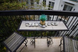 Santorini Lia Soleil at La Bella Tagaytay