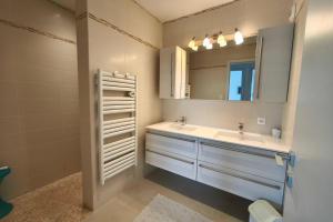 Appartements Apartment with terrace close to the beach : photos des chambres