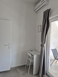 Vir, two bedroom apt with wi-fi, A-C, parking, 600m to the beach