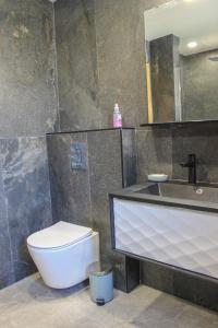 Maisons de vacances SAS Loudenne Gouache, Ecottage Walter dans le parc de Loudenne : photos des chambres