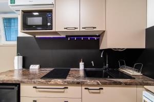 Flexible SelfCheckIns 82 - Center - New