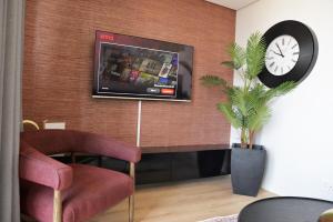 Ellipse Olive and Vine