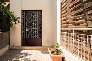 Amazing House with Jacuzzi and Huge PVT Garden