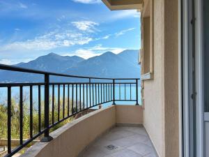 Incredible views 2-bd apartment