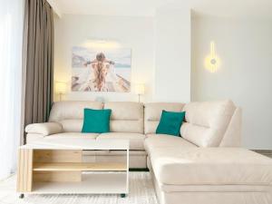 Incredible views 2-bd apartment