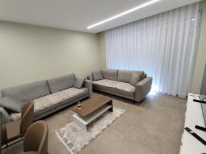 Green 2-bedroom apartment beach