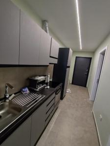 Green 2-bedroom apartment beach
