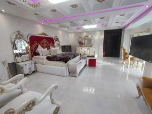 Luxury Villa with Pool & Garden in Casablanca