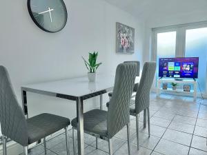 Falcon - 2 Bedroom Ground floor flat in Central London