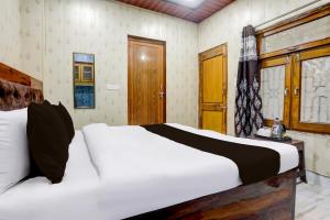 Hotel O Lotus Inn