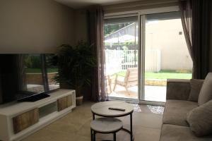 Villas Air-conditioned villa heated pool Alpilles, sleeps 8 LS1-456 : photos des chambres