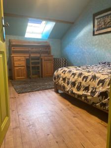 Maisons de vacances Rustic Stone family house in quiet village near Briancon : photos des chambres