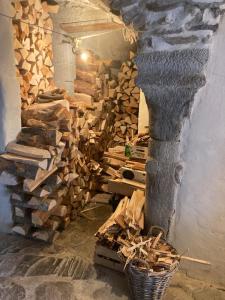 Maisons de vacances Rustic Stone family house in quiet village near Briancon : photos des chambres