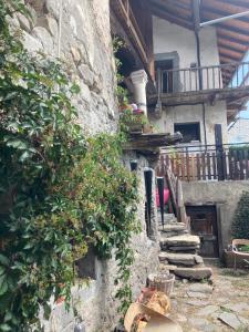 Maisons de vacances Rustic Stone family house in quiet village near Briancon : photos des chambres
