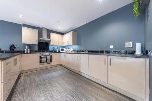 Southsea Landmark Luxury – Walking Distance to the Beach