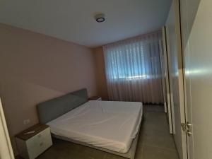 Green 2-bedroom apartment beach