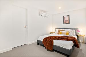 Luxury VIP 4-Bedroom Townhouse in Port Melbourne