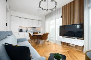 Sea-view newly furnished apt in central Tallinn