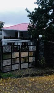 Crestwood Homestay