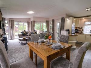 15 Badgers Retreat - Two Dales