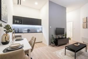 KL31 - Urban Escape - Prime Location - Klauzál Square by BQA