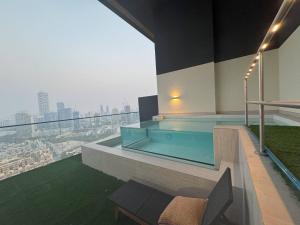 2 Bed, Private Pool, Big Terrace, Solysian Stay