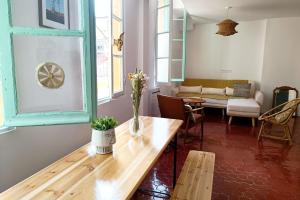 Bright apartment with balcony in Nice