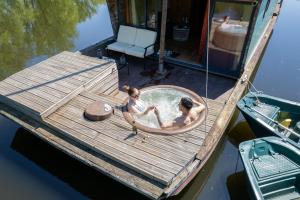 Bateaux Village Toue du Domaine des Demoiselles : photos des chambres