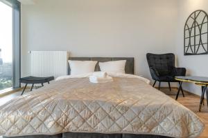 Global Park 22th View Studio by BookingHost