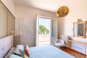 16th Century Townhouse, Large Garden Near Lake, Tuscany and Umbria - Sleeps 18