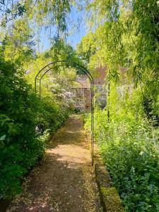 Wisteria Lodge, beautiful home in a great location