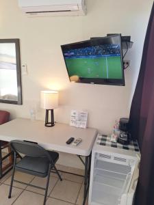 #39 Bungalow Seaside Hotel & Victors RV Park