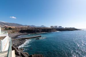 Lovely 1 Bedroom Apartment With Sea Views