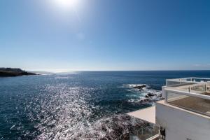 Lovely 1 Bedroom Apartment With Sea Views