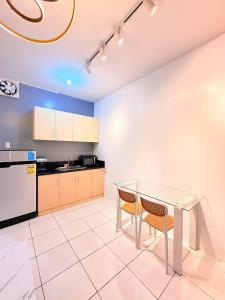 Manila Korea Town Seaview and City View Staycation