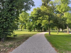Appart'hotels Le Chateau du Sollier - Charme calme et confort climatisation a 5mn du peage : photos des chambres