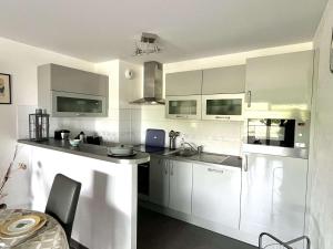 Appartements Appartement moderne 42m² proche plage, Wi-Fi, Animaux admis, Parking prive - FR-1-479-165 : photos des chambres