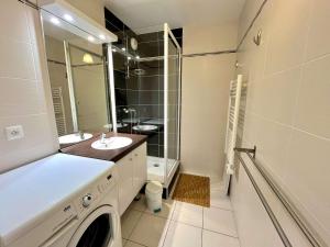 Étel - Bel Appartement 2 Pièces avec Balcon et Wifi - Animaux Acceptés - FR-1-479-165