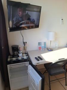 #38 Bungalow Seaside Hotel & Victors RV Park