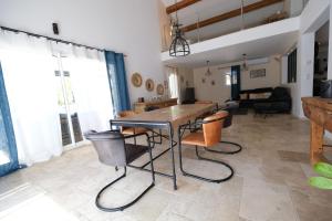 Luxury air-conditioned villa pool views Aix-en-Provence LS7-457