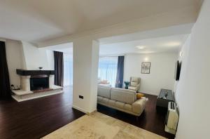 Sunny Bay Apartments