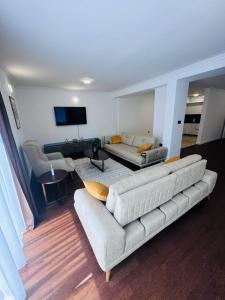 Sunny Bay Apartments