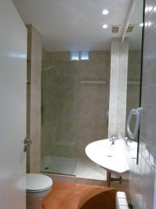 Apartamento with ocean and mountain views