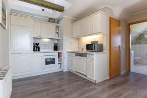 Luxus-Haushaelfte-Alte-Remise-R2