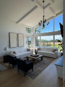 Country Elegance Near GTA