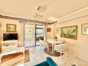 Waldorf Levante Apartment