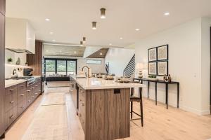 Park City Perfection On Lowell! 1063