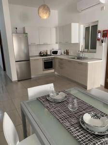 Private Double Ensuite w Balcony in Central Malta